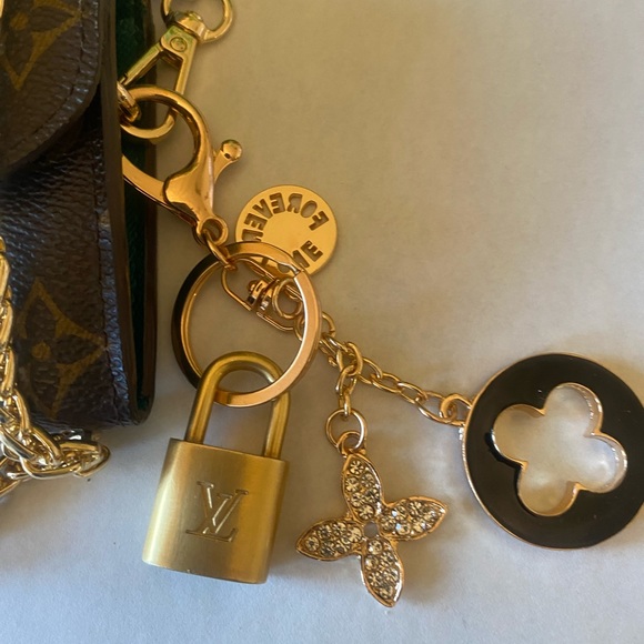 Louis Vuitton Emilie Monogram Wallet on Chain - Picture 14 of 14